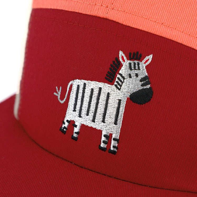 Fiebig Baseball Cap 5-Panel dreifarbig mit Stickerei Bordeaux – Detailansicht